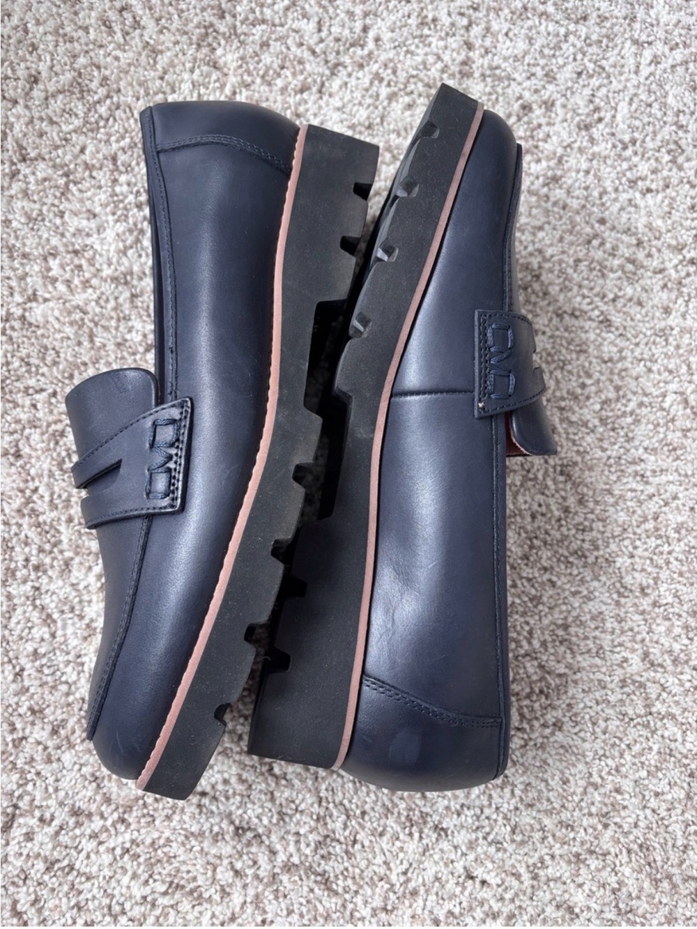 Vionic Navy Leather Penny Loafers 8 Wide - Picture 9 of 10